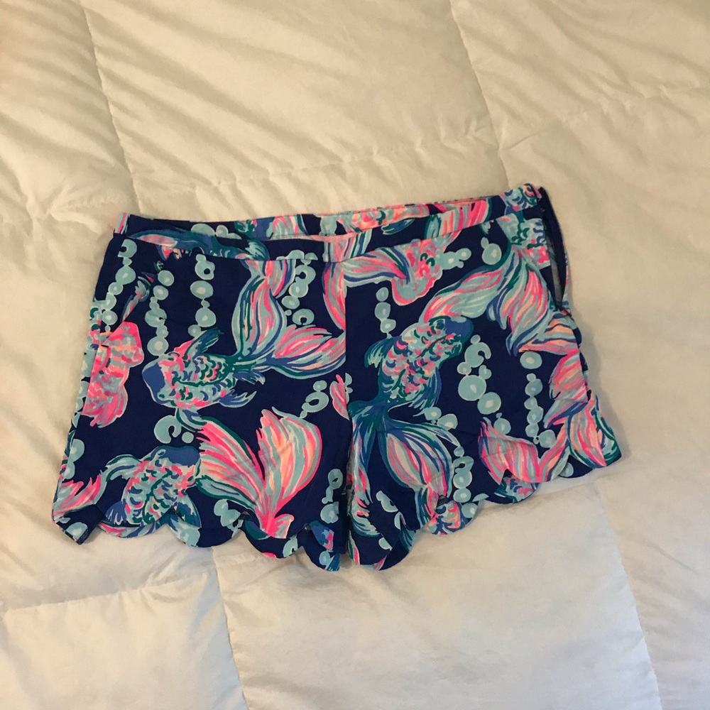 Lily Pulitzer scallop hem short